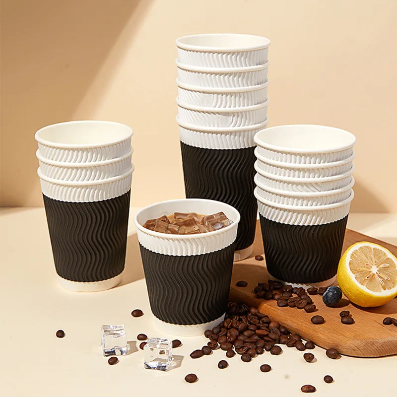 Einweg-Kaffeebecher 12oz mit Deckel – Triple Wall Isolierung, Schwarz & Weiß | 15, 25 oder 50 Stück